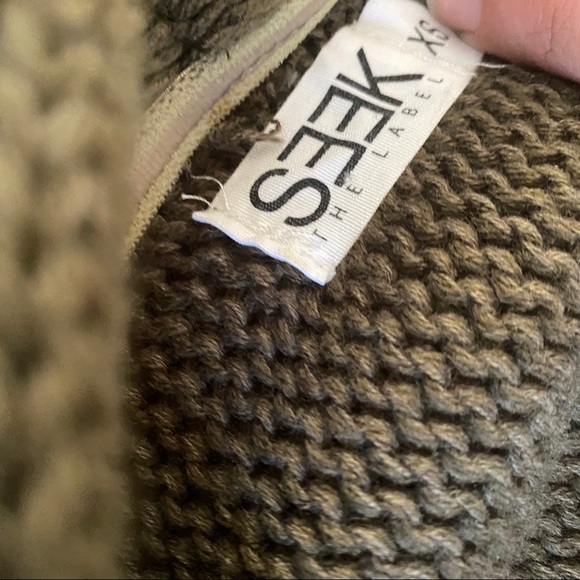 SEEK THE LABEL green off shoulder knit sweater XS - Picture 4 of 4